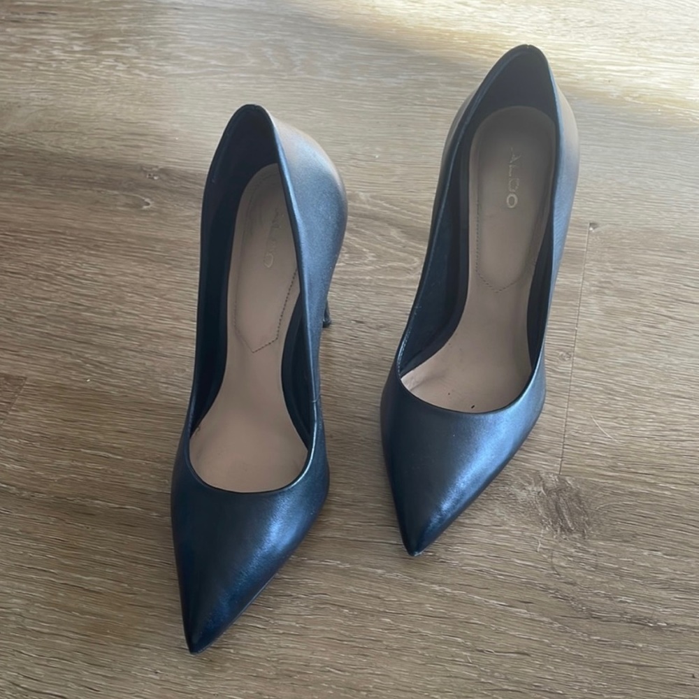 Aldo black pumps